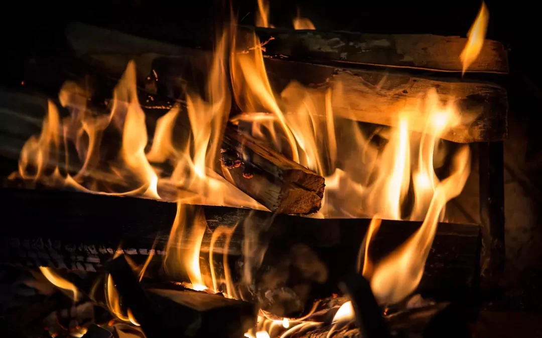 Heating your home with a fireplace - a way to reduce high heating costs