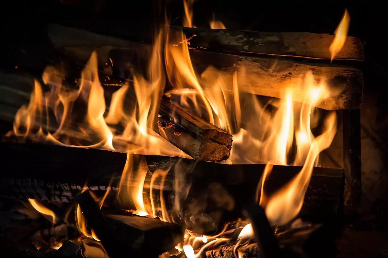 feu dans la cheminée